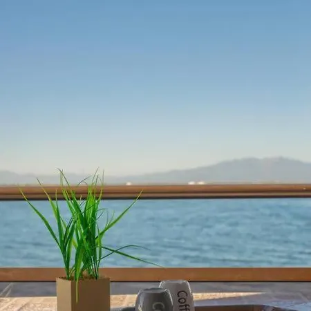 Avec Vue Magnifique Sur Le Marin شقة *